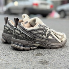 New Balance 1906R Brown