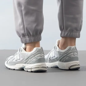 New Balance 1906 R Light Gray