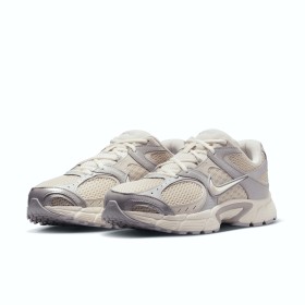 Nike V5 RNR Beige