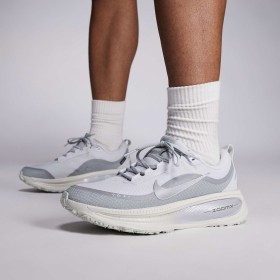 Nike Vomero 18 Gray