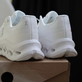 On Cloudtilt Full White